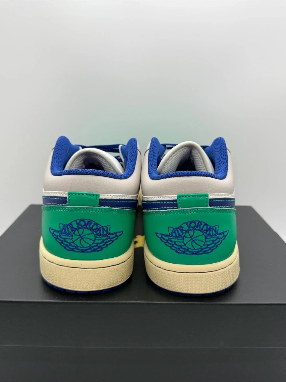 Air Jordan 1 Low Deep Royal Blue 553558-147 Men’s Size 8.5